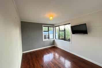 17 Hinau Street, New Lynn