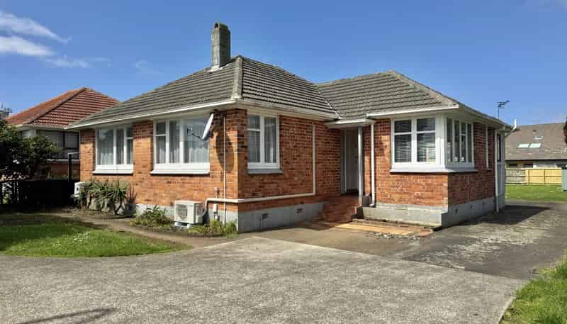 76 May Road, Mount Roskill