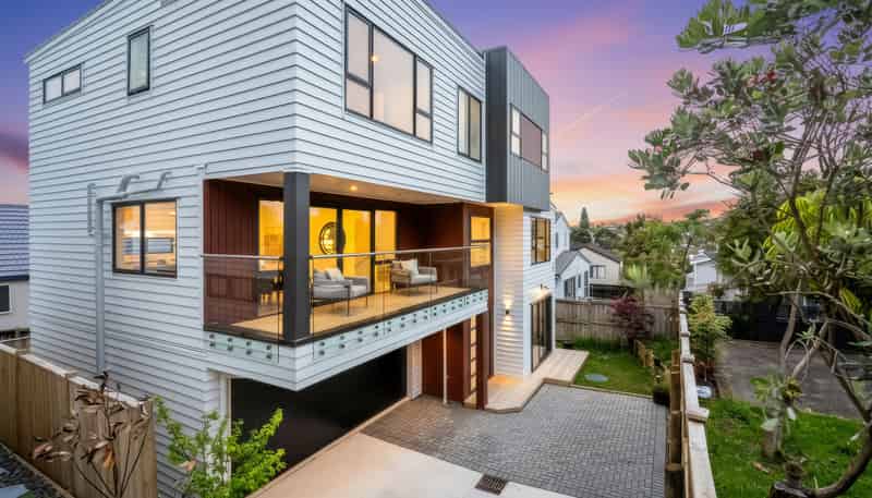 28B Dallinghoe Crescent, Milford