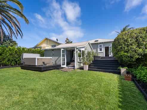 17 Warwick Avenue, Westmere