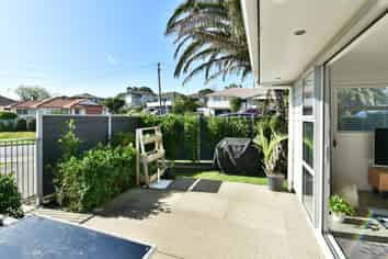 8A Beach Road, Manly