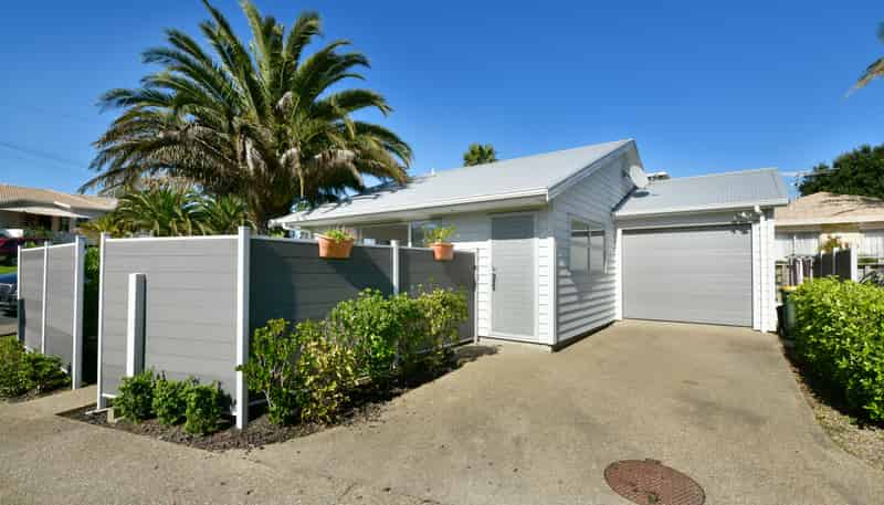 8A Beach Road, Manly