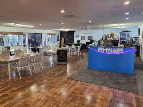 Oasis Motel & Holiday Park