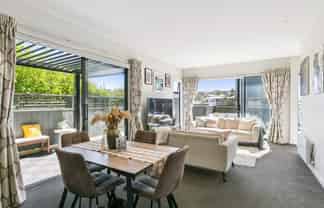 16/6 Oswald Crescent, Paparangi