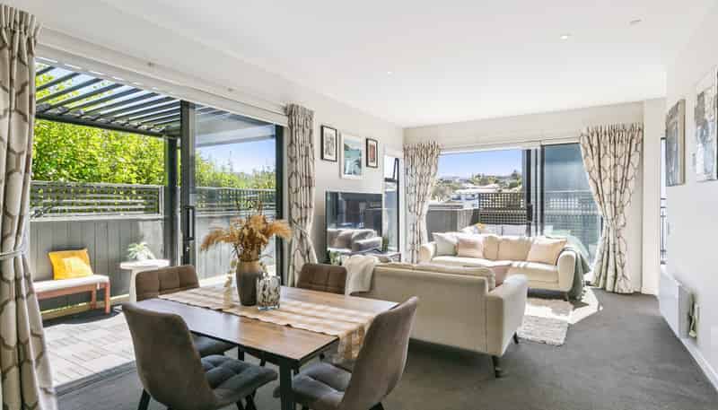 16/6 Oswald Crescent, Paparangi