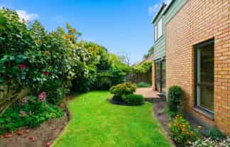 2/4 Gatonby Place, Avonhead