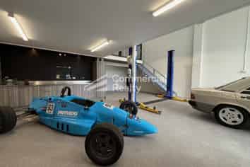 Tradie’s Dream Hq On Andromeda Cres!