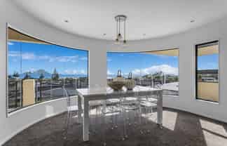 11 Island View Heights, Coastlands