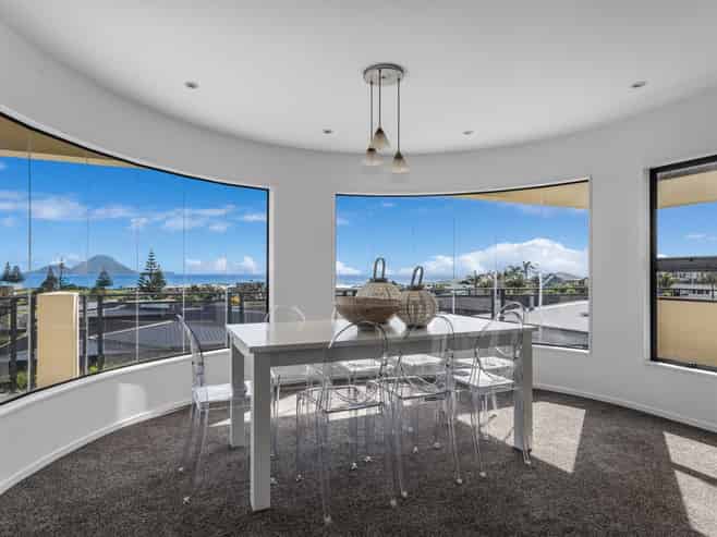 11 Island View Heights, Coastlands