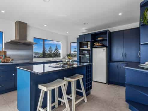 11 Island View Heights, Coastlands