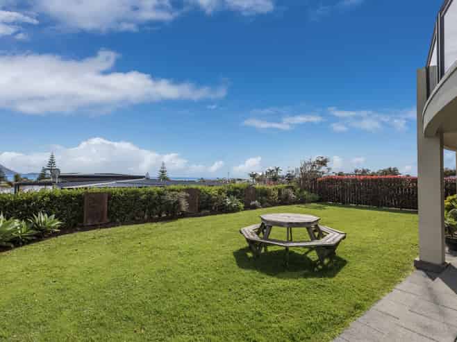 11 Island View Heights, Coastlands