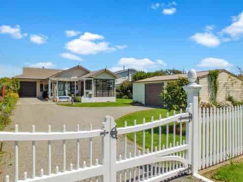 22 Shortt Street, Foxton Beach