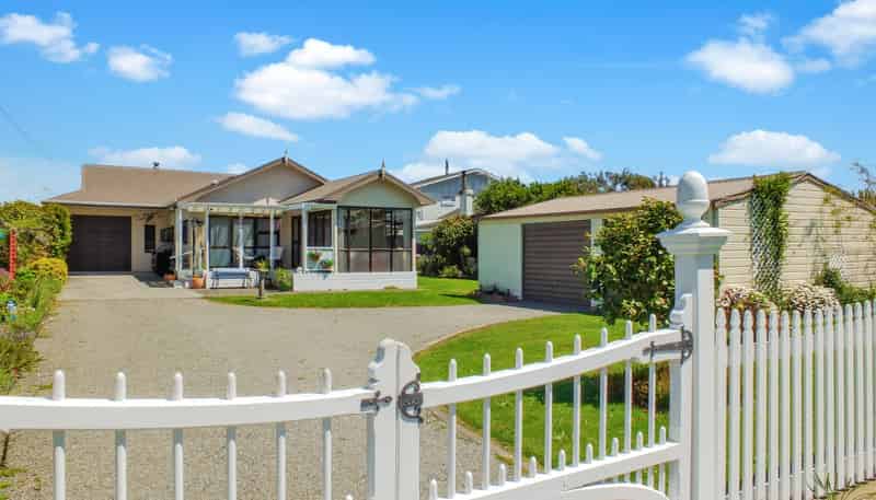 22 Shortt Street, Foxton Beach