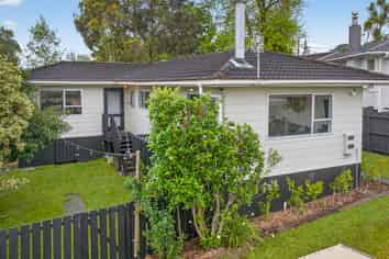 2/155 Verbena Road, Birkdale