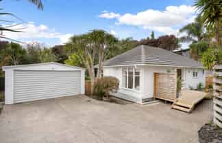 1 Glenford Lane, Te Atatu Peninsula