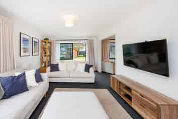 77 Pacific Drive, Fitzherbert