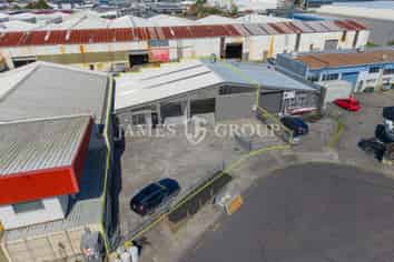 HENDERSON WAREHOUSE & GATED YARD || VACANT