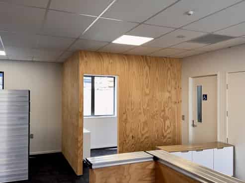 The current tenant is offering a great incentive