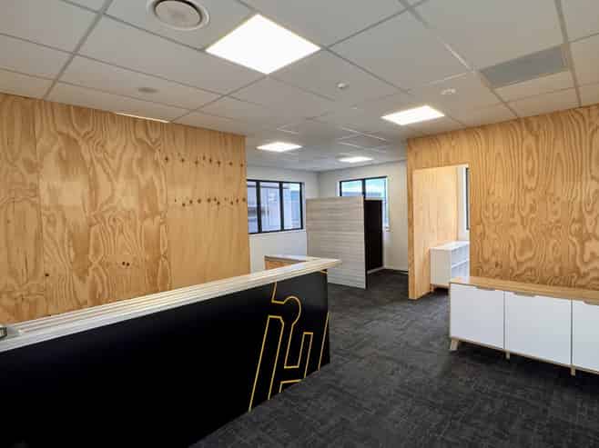 The current tenant is offering a great incentive