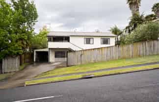 10 James Cook Drive, Welcome Bay