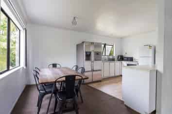 10 James Cook Drive, Welcome Bay