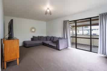 10 James Cook Drive, Welcome Bay