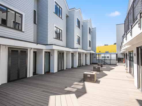 33F New North Road, Eden Terrace