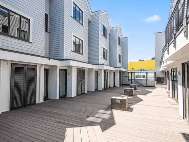 33F New North Road, Eden Terrace