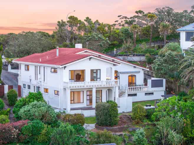 248 Whangaparaoa Road, Red Beach