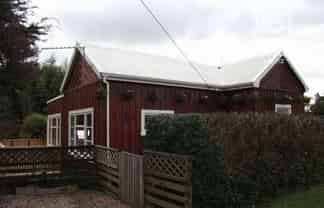 6  Pembroke Road East, Stratford