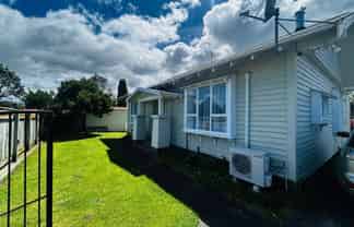 2 Moore Avenue , Tawhero