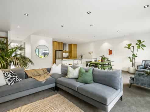 7/258 Hurstmere Road, Takapuna