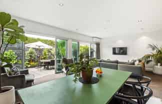 7/258 Hurstmere Road, Takapuna