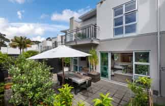 7/258 Hurstmere Road, Takapuna
