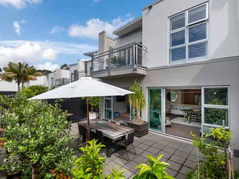 7/258 Hurstmere Road, Takapuna