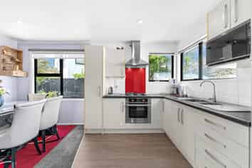 97 Everglade Drive, Totara Heights