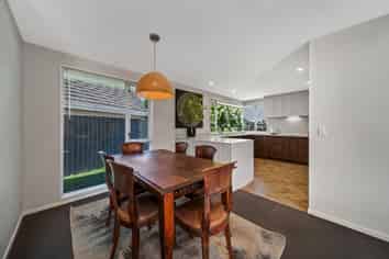 25 Oregon Place, Burwood