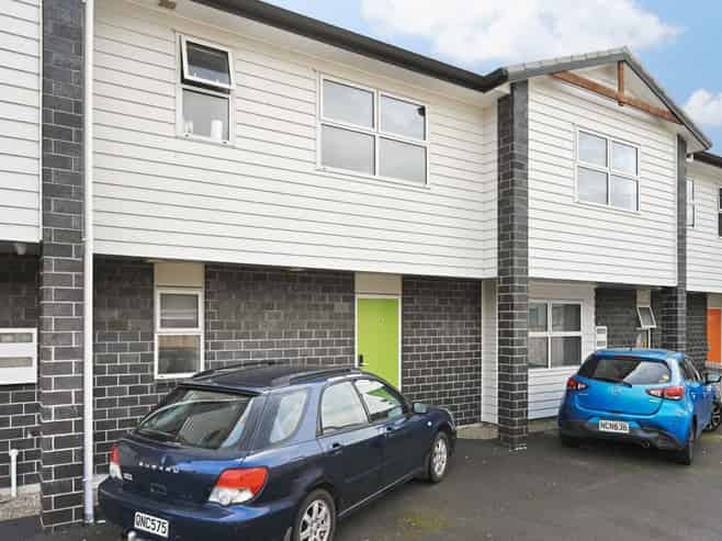 2/16A Hogan Street, Hillcrest