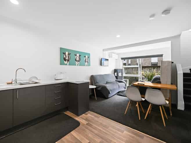 2/16A Hogan Street, Hillcrest