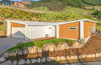 2 Charters Lane, Stoke