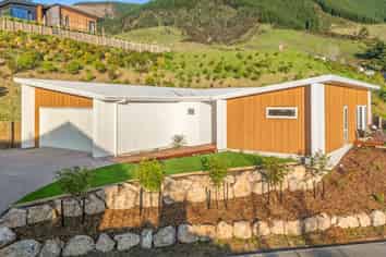 2 Charters Lane, Stoke