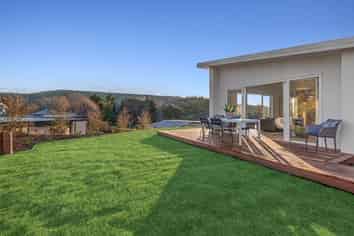 2 Charters Lane, Stoke