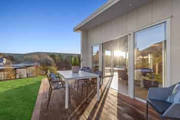 2 Charters Lane, Stoke