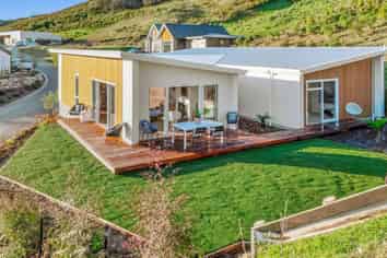 2 Charters Lane, Stoke