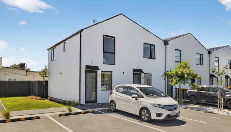 6/24 Percy Street, Linwood