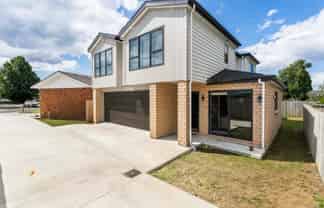 2/41 Charles Dickens Drive, Mellons Bay