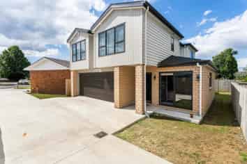 2/41 Charles Dickens Drive, Mellons Bay