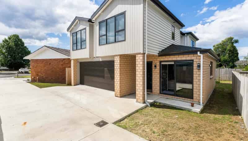 2/41 Charles Dickens Drive, Mellons Bay
