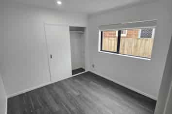 2/41 Charles Dickens Drive, Mellons Bay