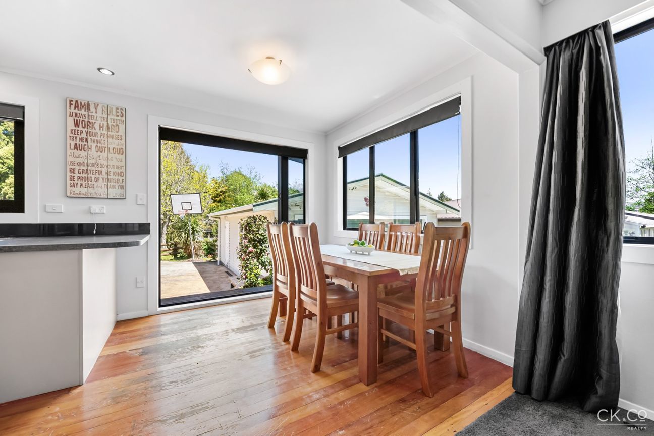Classic Kiwi quarter-acre dream! - Fler